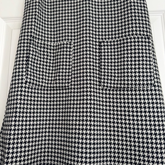 Old Navy Girls Sleeveless Jacquard-Knit Pocket Dress - Picture 2 of 8